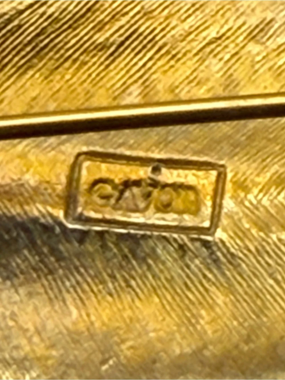 Avon Gold Textured Leaf Brooch 1981